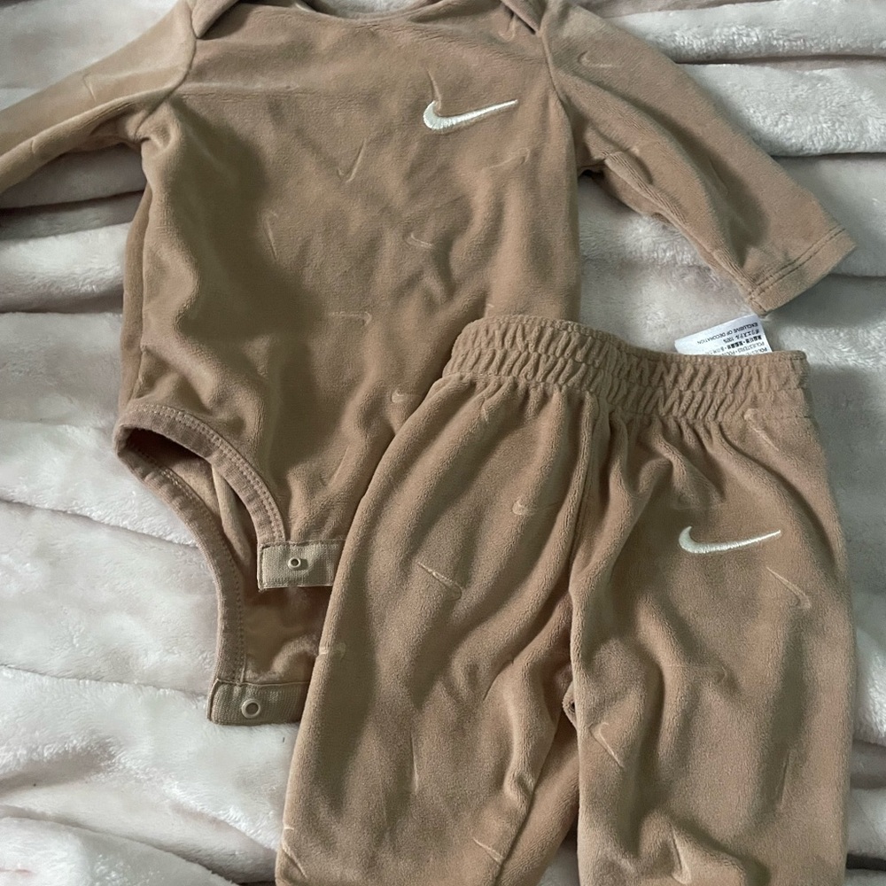 Nike Beige Infant Outfit Set
